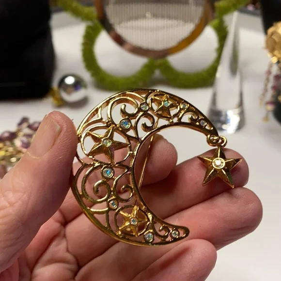 Avon Moon with Star Brooch - Picture 1 of 3